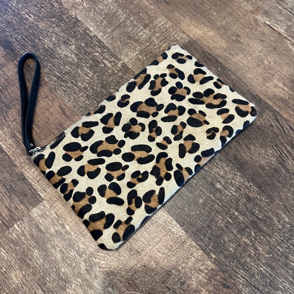 Leopard clutch wristlet , makeup bag - Picture 1 of 5
